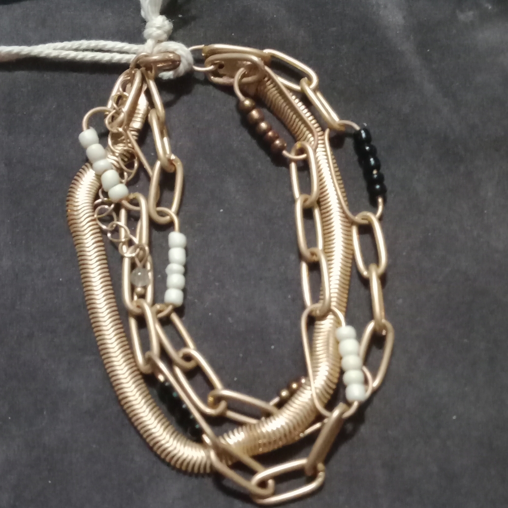 Universal Thread Bracelet